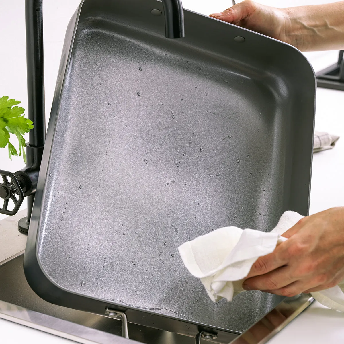 Chatham Ceramic Nonstick Roaster with Rack