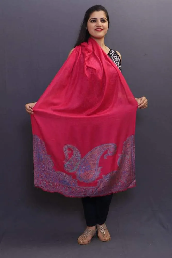 Delicate Wrap Along With Pushia Pink Colour Base And Amazing Border Looks Quite Unique.