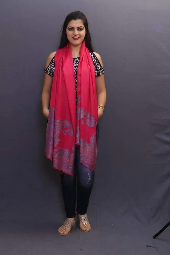 Delicate Wrap Along With Pushia Pink Colour Base And Amazing Border Looks Quite Unique.