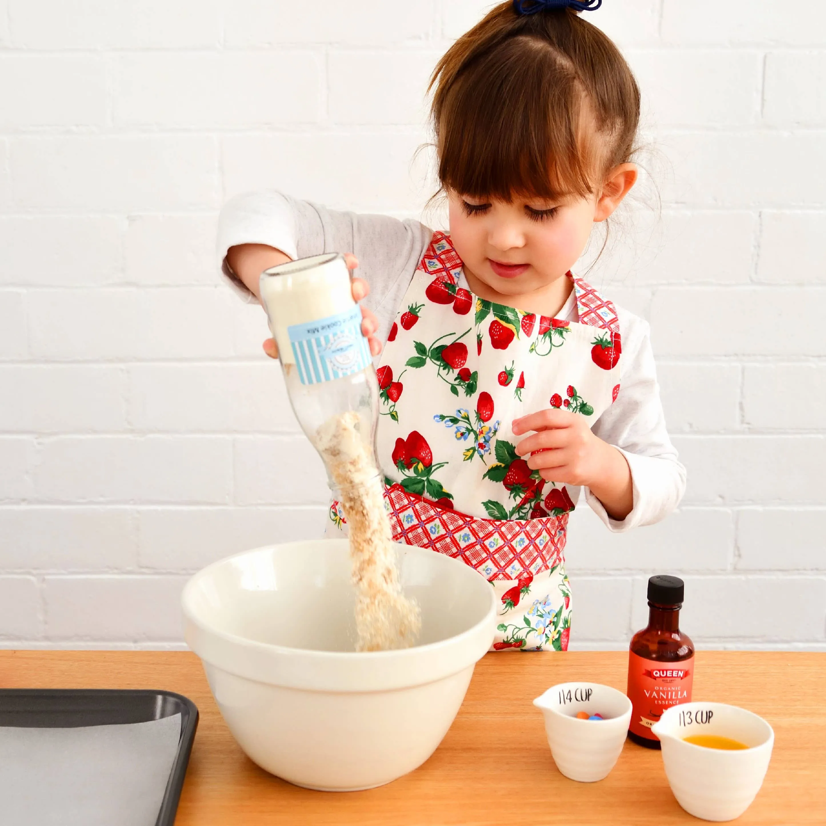 LARGE - Easy-to-bake - Smartie Cookie Mix - fun, adorable: Large